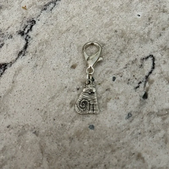 🐱Silver cat charm - Picture 3 of 6